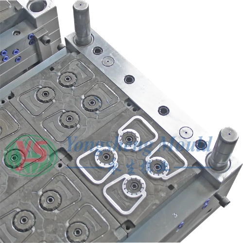 Multi-cavity plastic moldmould 